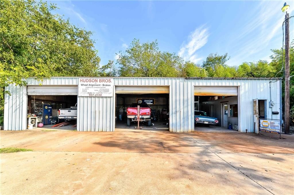 410 W Madison St, Waxahachie, TX 75165